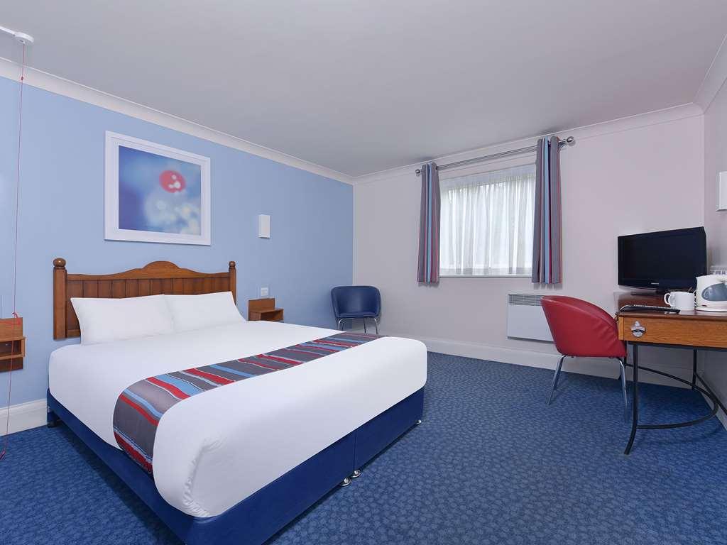 Travelodge Bournemouth Cooper Dean Номер фото