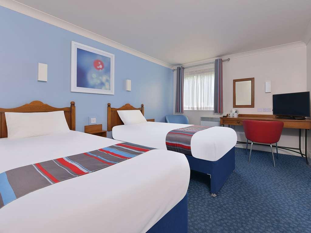 Travelodge Bournemouth Cooper Dean Номер фото