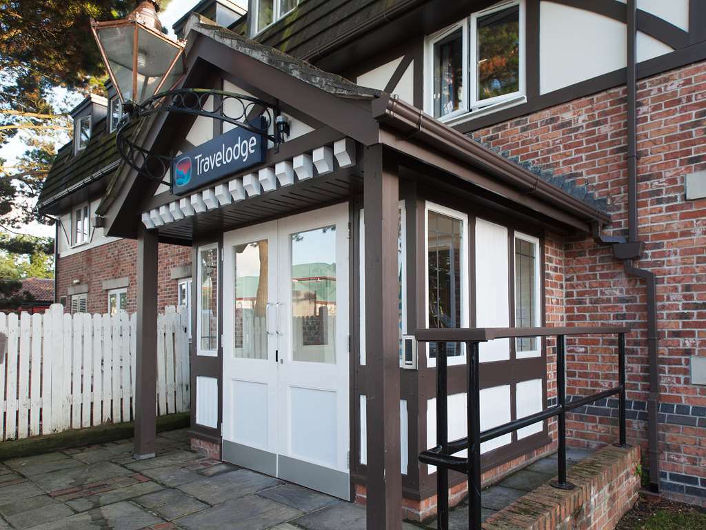 Travelodge Bournemouth Cooper Dean Экстерьер фото